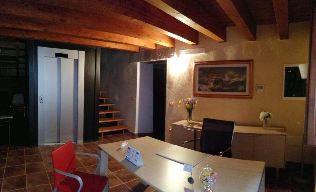 La Casa Del Borgo Bed and Breakfast Ittireddu Εξωτερικό φωτογραφία