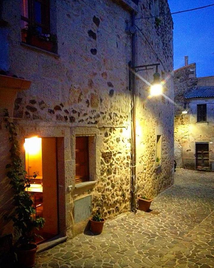 La Casa Del Borgo Bed and Breakfast Ittireddu Εξωτερικό φωτογραφία